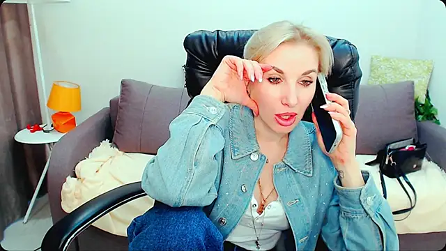 Hanna--Sweet online show from April 30, 11:16 am