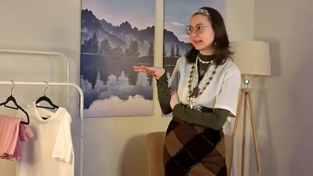 Snapshot of MartyHudon chatting on December 15, 4:06 am MartyHudon online show from December 15, 4:06 am