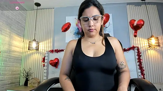 scarletbaker   online show from February 10, 10:25 pm