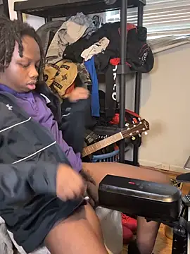 YourLittleBoyfriend online show from March 11, 9:21 pm