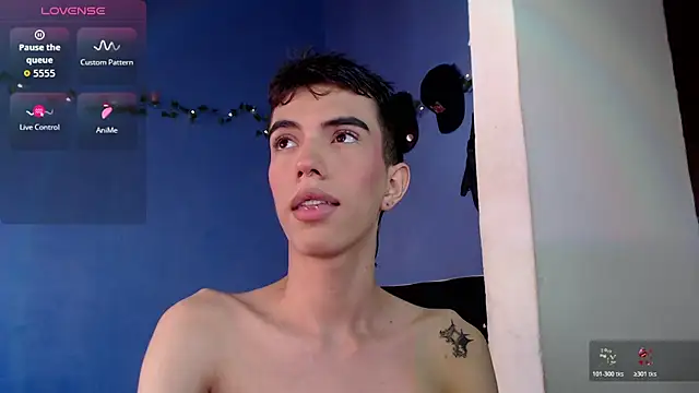 Juan Gomezz26 online show from June 15, 9:28 pm