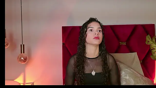 PaulinaSaint online show from March 7, 1:24 am