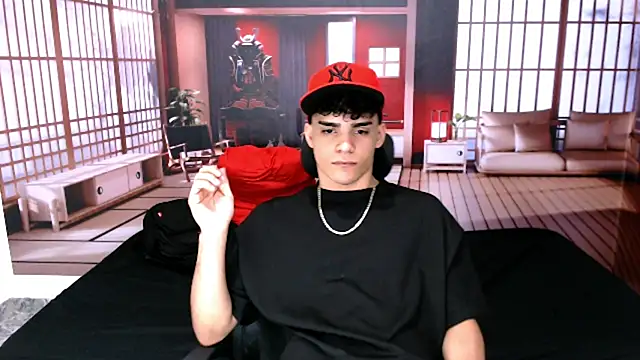 Snapshot of RyanConnerr chatting on December 16, 12:59 am RyanConnerr online show from December 16, 12:59 am