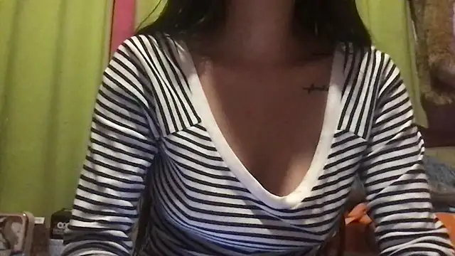 Snapshot of miia_rose_ chatting on July 5, 12:28 am miia rose online show from July 5, 12:28 am
