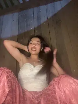 lux-su online show from April 22, 1:34 pm