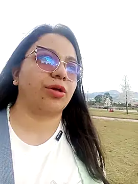 Snapshot of Brianna_Ruiz chatting on December 14, 8:46 pm Brianna Ruiz online show from December 14, 8:46 pm