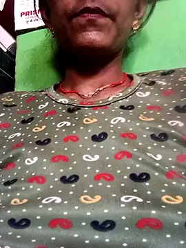Snapshot of Maya_Big55A chatting on May 30, 8:00 am Maya Big55A online show from May 30, 8:00 am
