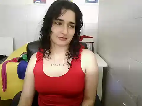 Snapshot of caramel-hotty chatting on December 15, 10:58 pm caramel-hotty online show from December 15, 10:58 pm