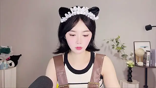 Pinkgirl520 online show from May 12, 3:03 am