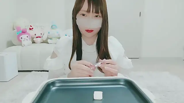 yuyuchan   online show from February 14, 10:45 am