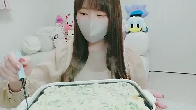 yuyuchan   online show from March 11, 11:16 am