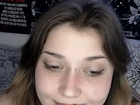 AlienforTwenty online show from February 12, 11:05 am