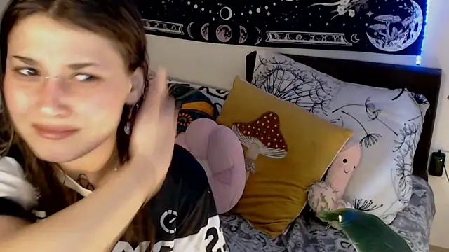 AlienforTwenty online show from February 27, 10:37 am