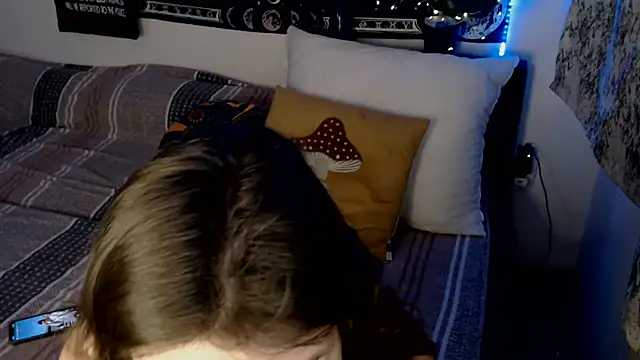 AlienforTwenty online show from March 8, 4:16 am