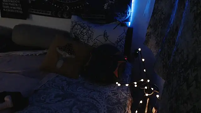 AlienforTwenty online show from March 14, 8:36 pm