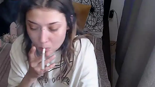 AlienforTwenty online show from April 27, 9:29 am