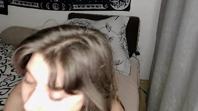 AlienforTwenty online show from June 23, 5:44 pm