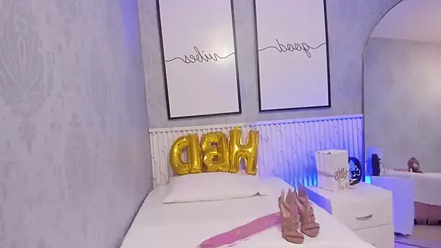 goodgirl22   online show from June 11, 11:25 pm