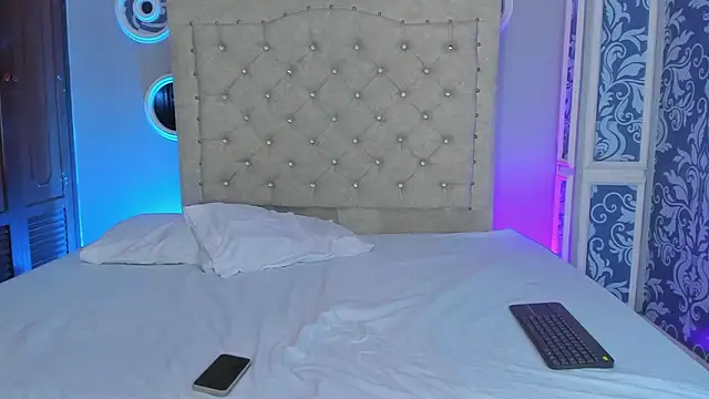 Beele and Evie online show from March 17, 7:28 pm