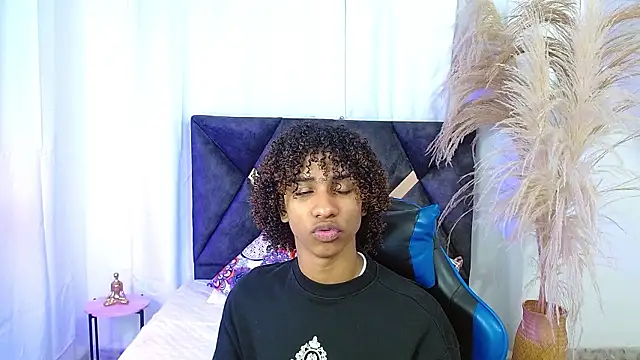 angelll18  online show from January 8, 8:44 pm