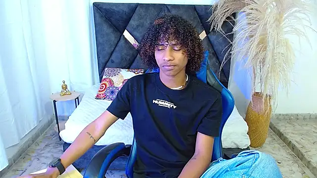 angelll18  online show from February 23, 8:50 pm