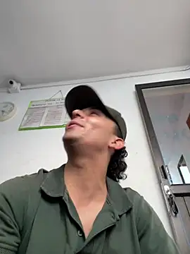 jamess 0 online show from May 30, 10:18 pm