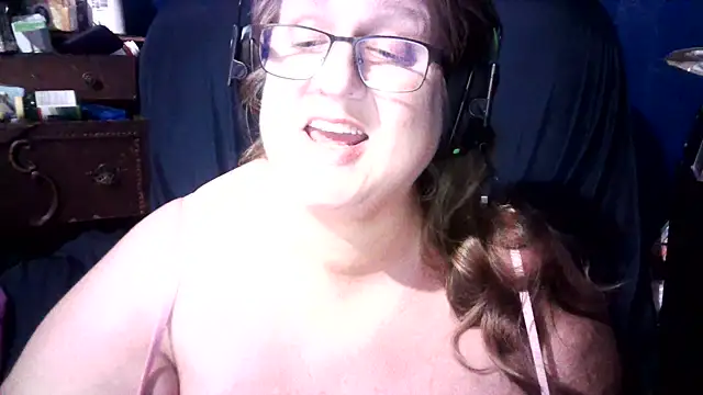 Snapshot of jade-belle chatting on July 21, 6:27 am jade-belle online show from July 21, 6:27 am