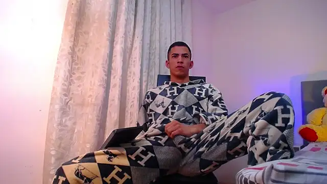 TOMBOYSEXX online show from March 5, 10:44 am