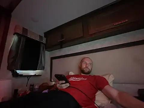 SparkledExtern online show from February 8, 3:04 pm