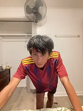 Snapshot of jhaycobXgarcia chatting on December 17, 1:50 pm jhaycobXgarcia online show from December 17, 1:50 pm