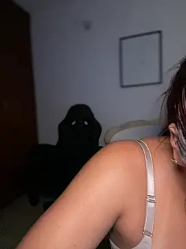 Snapshot of Zarahs_Blare1 chatting on June 5, 12:50 am Zarahs Blare1 online show from June 5, 12:50 am