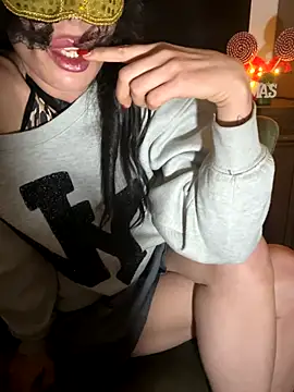 Snapshot of sexyginny chatting on December 23, 3:26 am sexyginny online show from December 23, 3:26 am