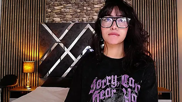 Amy channel online show from April 1, 1:01 pm
