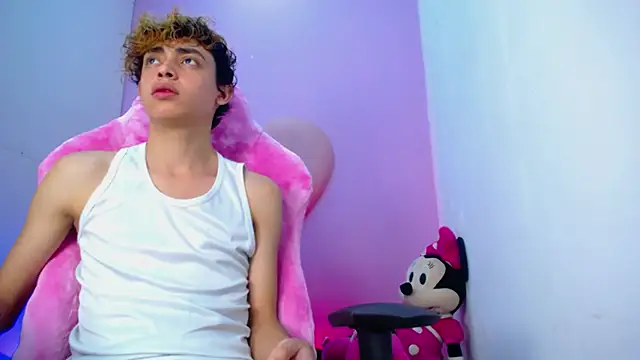 Snapshot of Franyerr_ chatting on December 15, 8:46 pm Franyerr online show from December 15, 8:46 pm