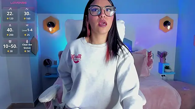 Hiyori Bloom  online show from January 10, 4:47 am