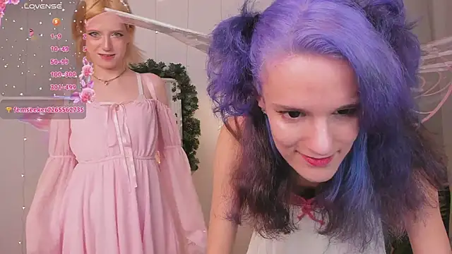 Snapshot of PrettyLadies_ chatting on December 21, 7:59 am PrettyLadies online show from December 21, 7:59 am