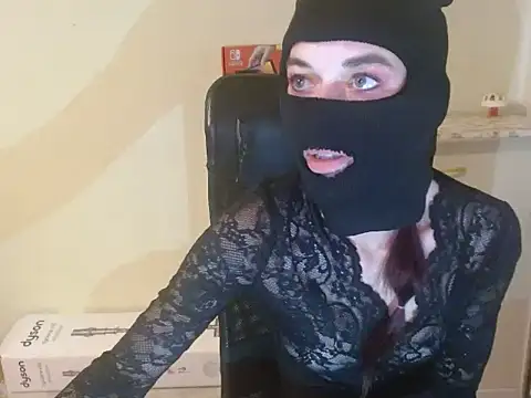 Snapshot of ntrlbdyy chatting on December 14, 10:09 am ntrlbdyy online show from December 14, 10:09 am