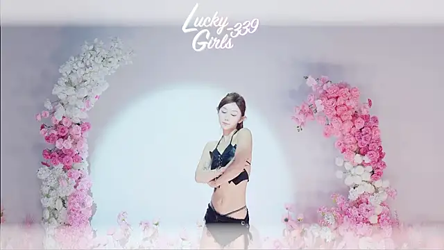 Snapshot of Luckygirls-339 chatting on May 24, 10:48 pm Luckygirls-339 online show from May 24, 10:48 pm