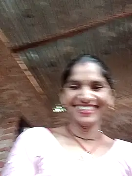 Snapshot of Cute_rekhay chatting on December 15, 6:50 am Cute rekhay online show from December 15, 6:50 am