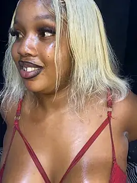 Snapshot of THICKBARBIE32 chatting on June 27, 8:03 pm THICKBARBIE32 online show from June 27, 8:03 pm