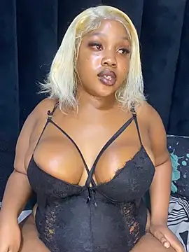 Snapshot of THICKBARBIE32 chatting on June 28, 8:09 am THICKBARBIE32 online show from June 28, 8:09 am