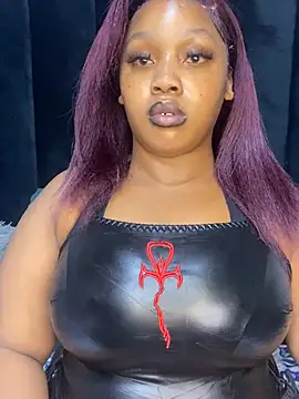 Snapshot of THICKBARBIE32 chatting on July 3, 8:37 pm THICKBARBIE32 online show from July 3, 8:37 pm
