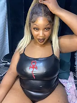 Snapshot of THICKBARBIE32 chatting on July 26, 10:49 pm THICKBARBIE32 online show from July 26, 10:49 pm