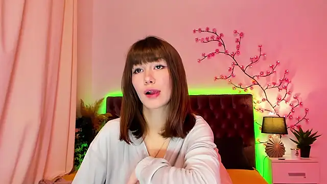 MilanaHotts online show from August 1, 5:18 am