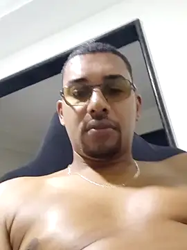 Reis001122 online show from June 27, 4:39 am