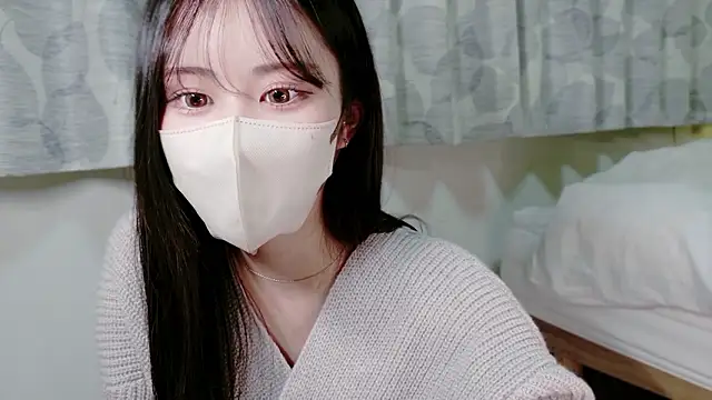 mia-chan  online show from December 17, 8:09 am