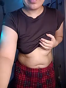 Emilyhomegirl1 online show from January 16, 2:54 pm