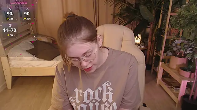 Snapshot of Alison_Doody chatting on February 19, 7:48 am Alison Doody online show from February 19, 7:48 am