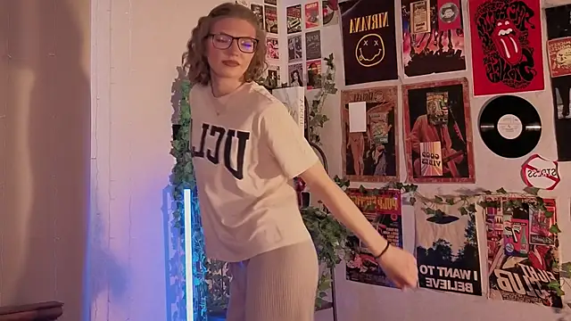 JeaneneWoltz online show from January 14, 10:10 am