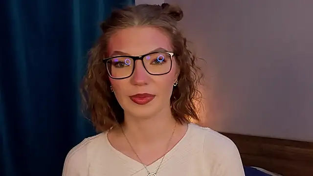 JeaneneWoltz online show from February 6, 6:00 pm